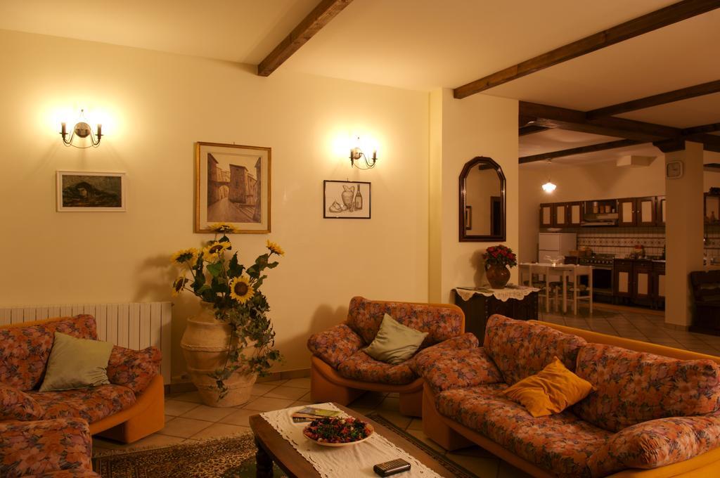 La Colonna Bed and Breakfast Montelanico Exteriör bild
